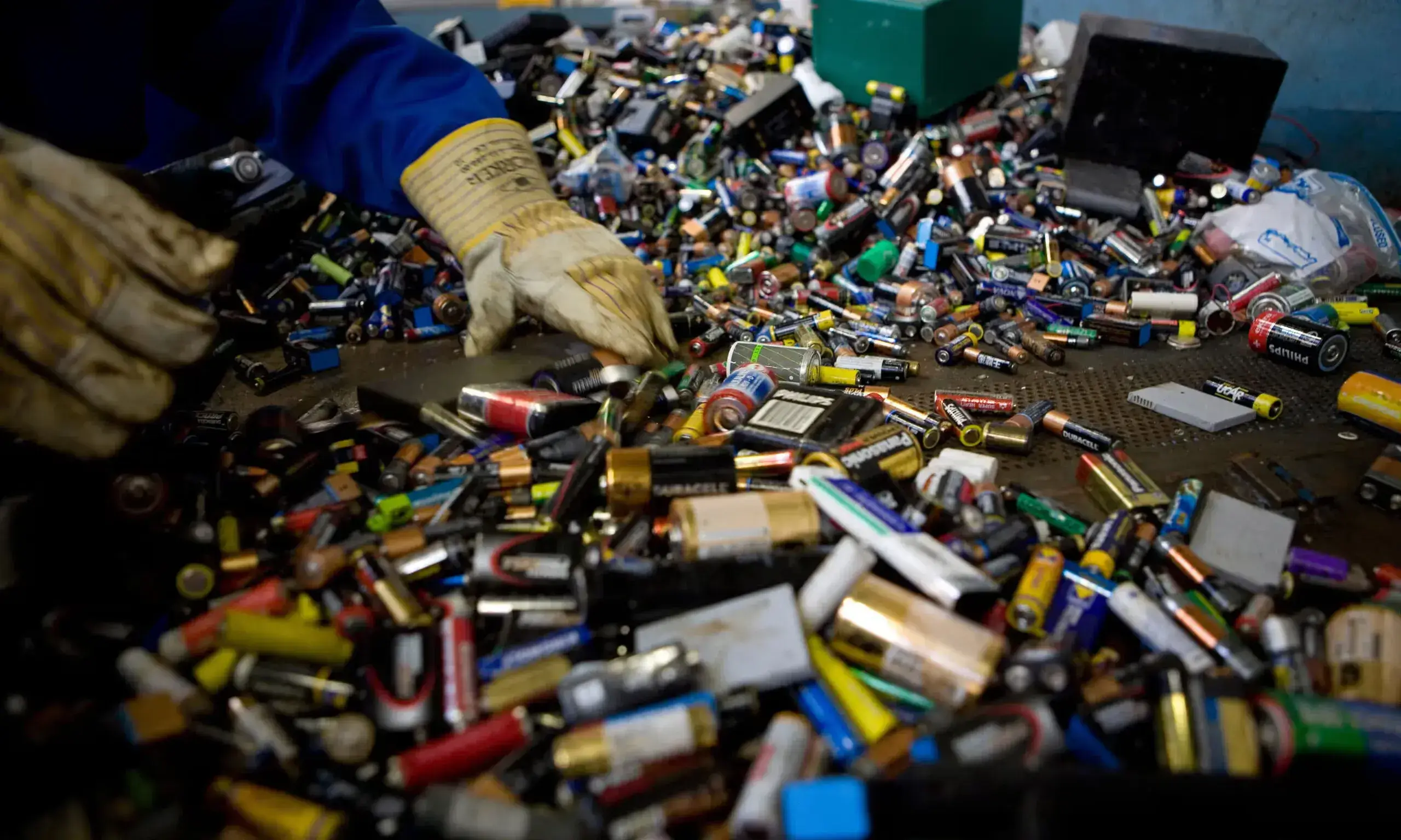 bulk battery waste sorting recycling facility